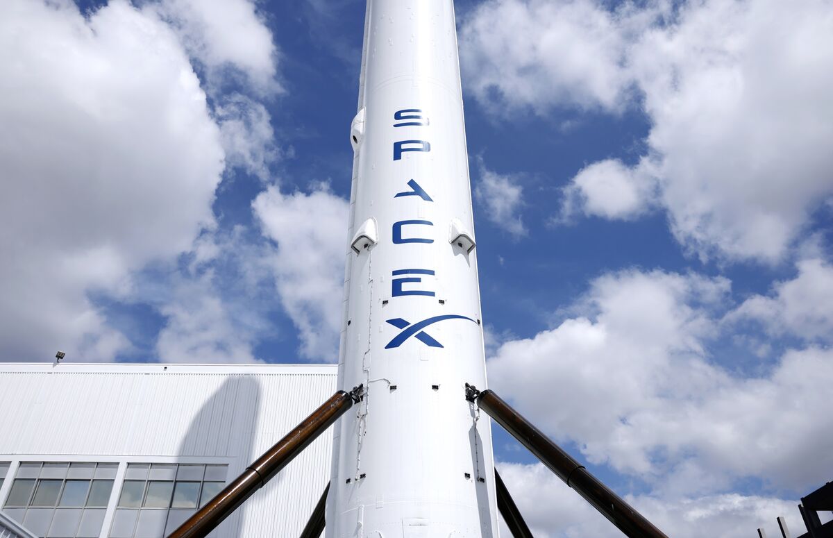 SpaceX’s IPO Pitch Centers on Elon Musk’s Ability to ‘Sell the Dream’ - Bloomberg.com